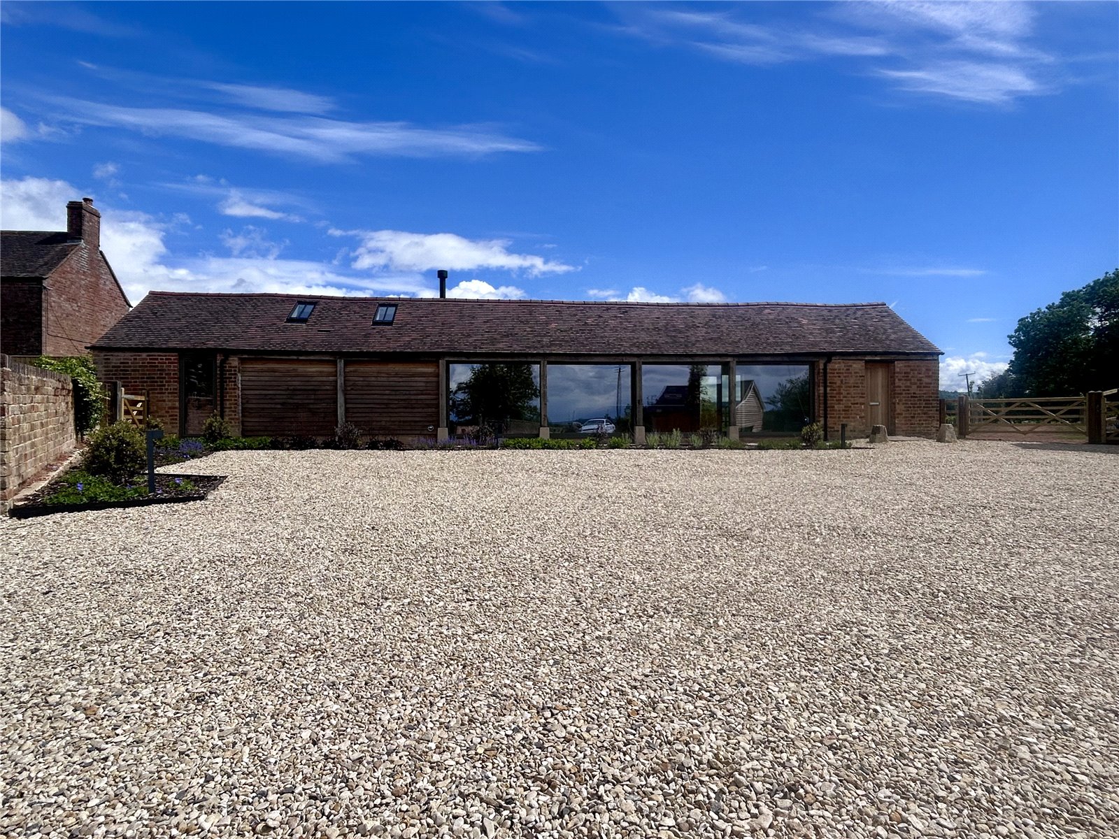 3 bedroom House to let in Moreton Valence, Gloucester, Gloucestershire