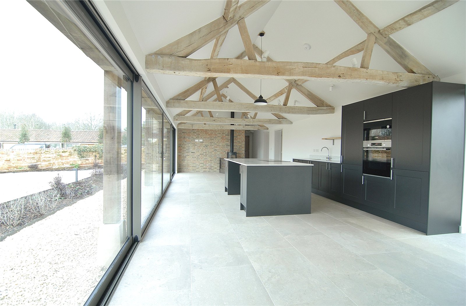 3 bedroom House to let in Moreton Valence, Gloucester, Gloucestershire