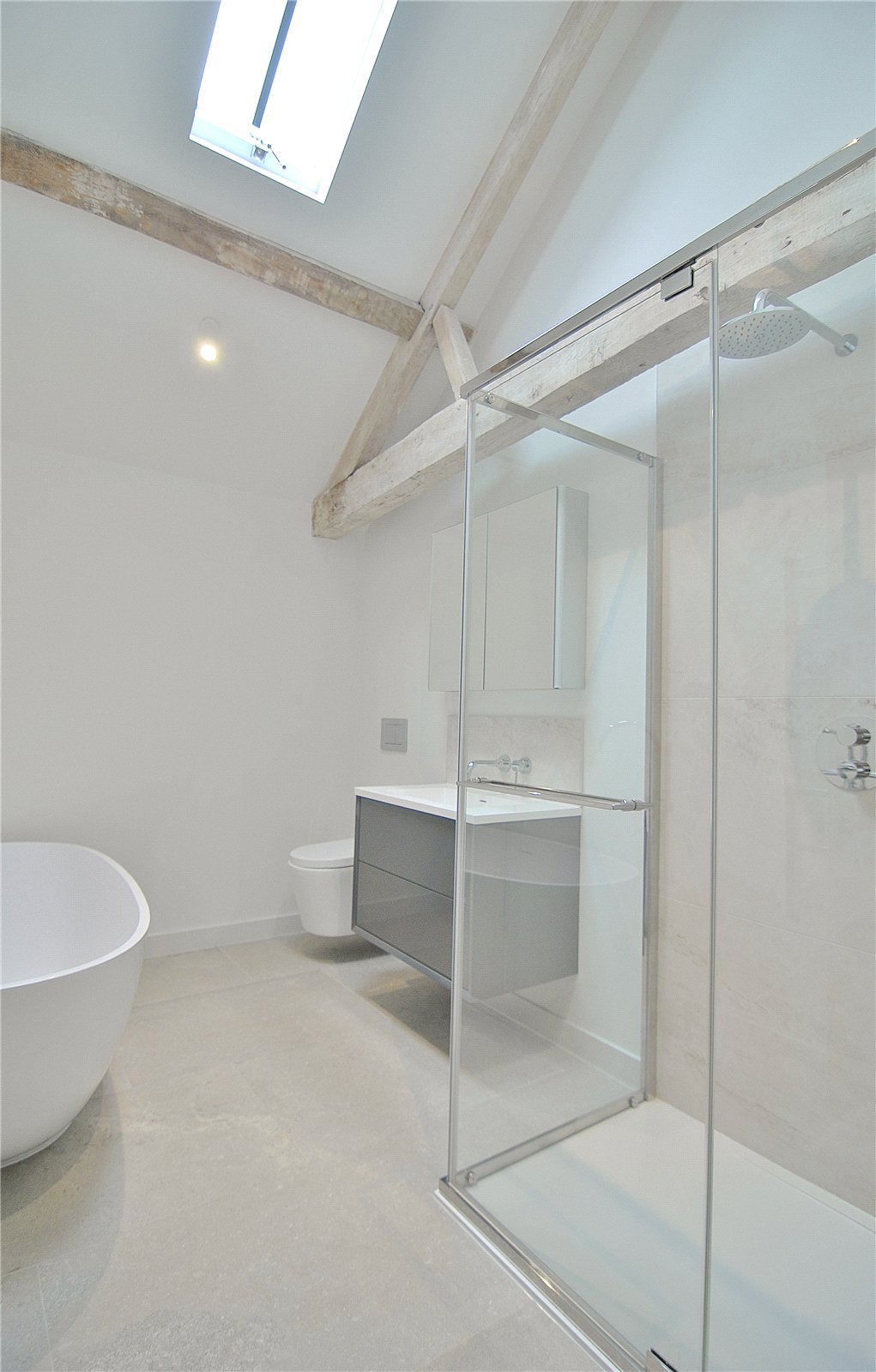 3 bedroom House to let in Moreton Valence, Gloucester, Gloucestershire