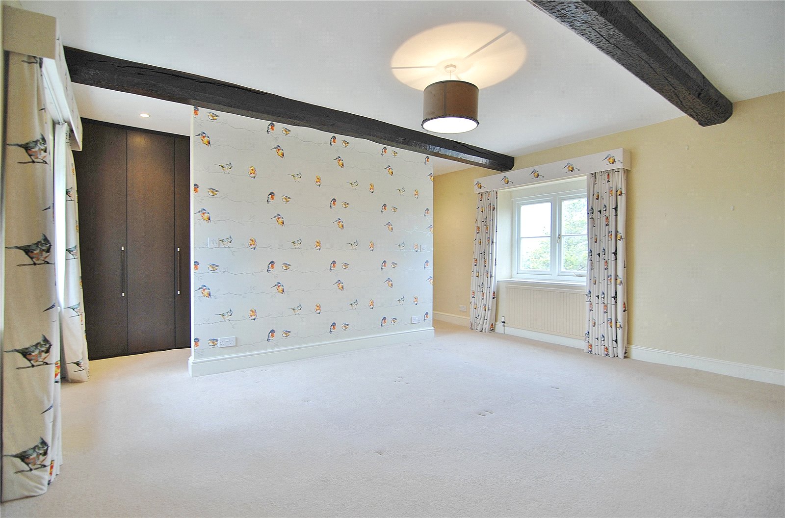 6 bedroom House to let in Moreton Valence, Gloucester, Gloucestershire