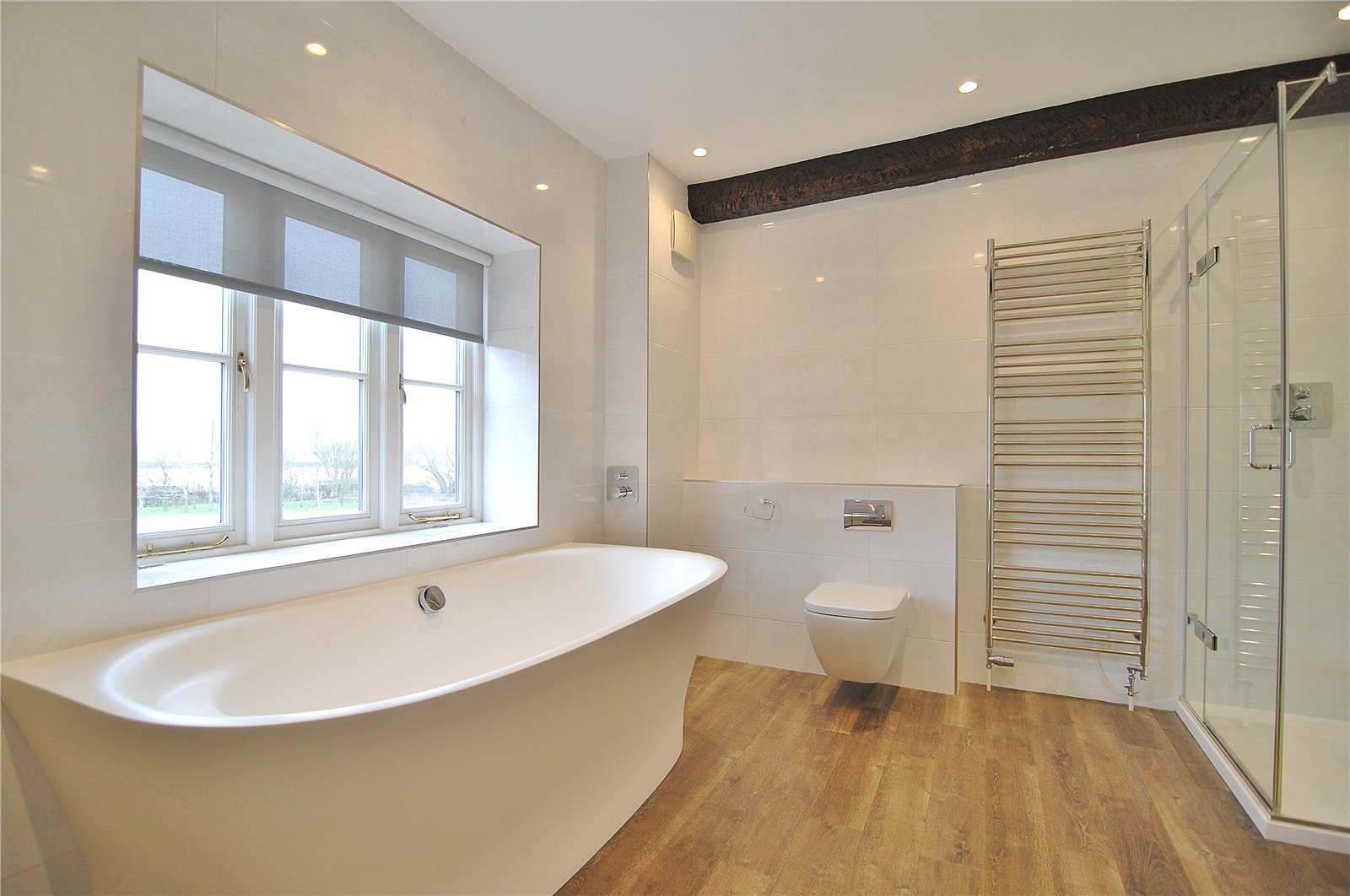 6 bedroom House to let in Moreton Valence, Gloucester, Gloucestershire