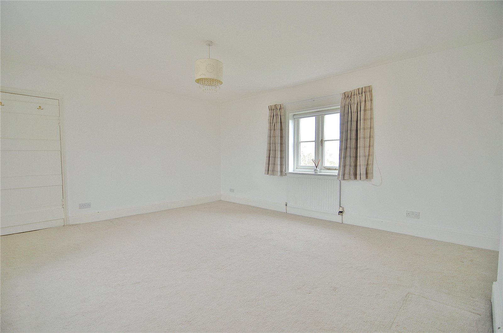 6 bedroom House to let in Moreton Valence, Gloucester, Gloucestershire