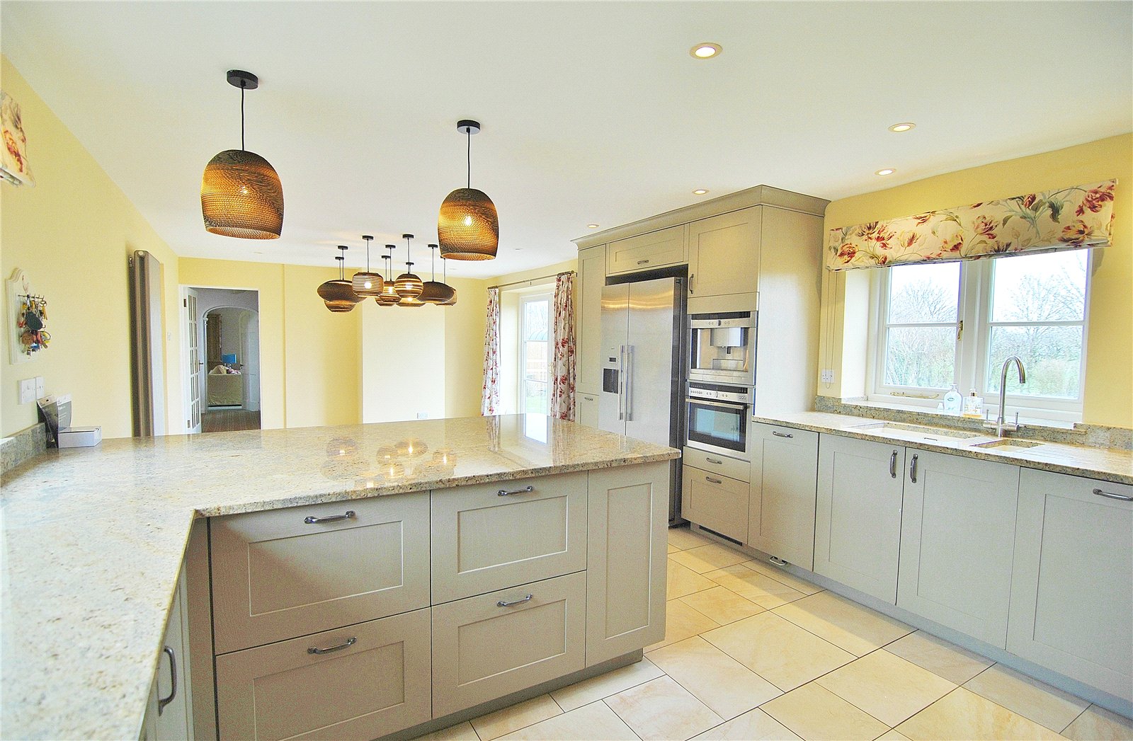 6 bedroom House to let in Moreton Valence, Gloucester, Gloucestershire