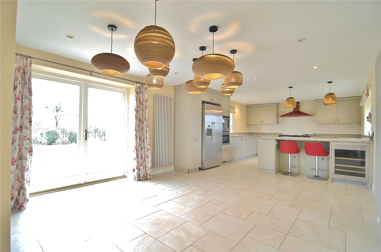 6 bedroom House to let in Moreton Valence, Gloucester, Gloucestershire