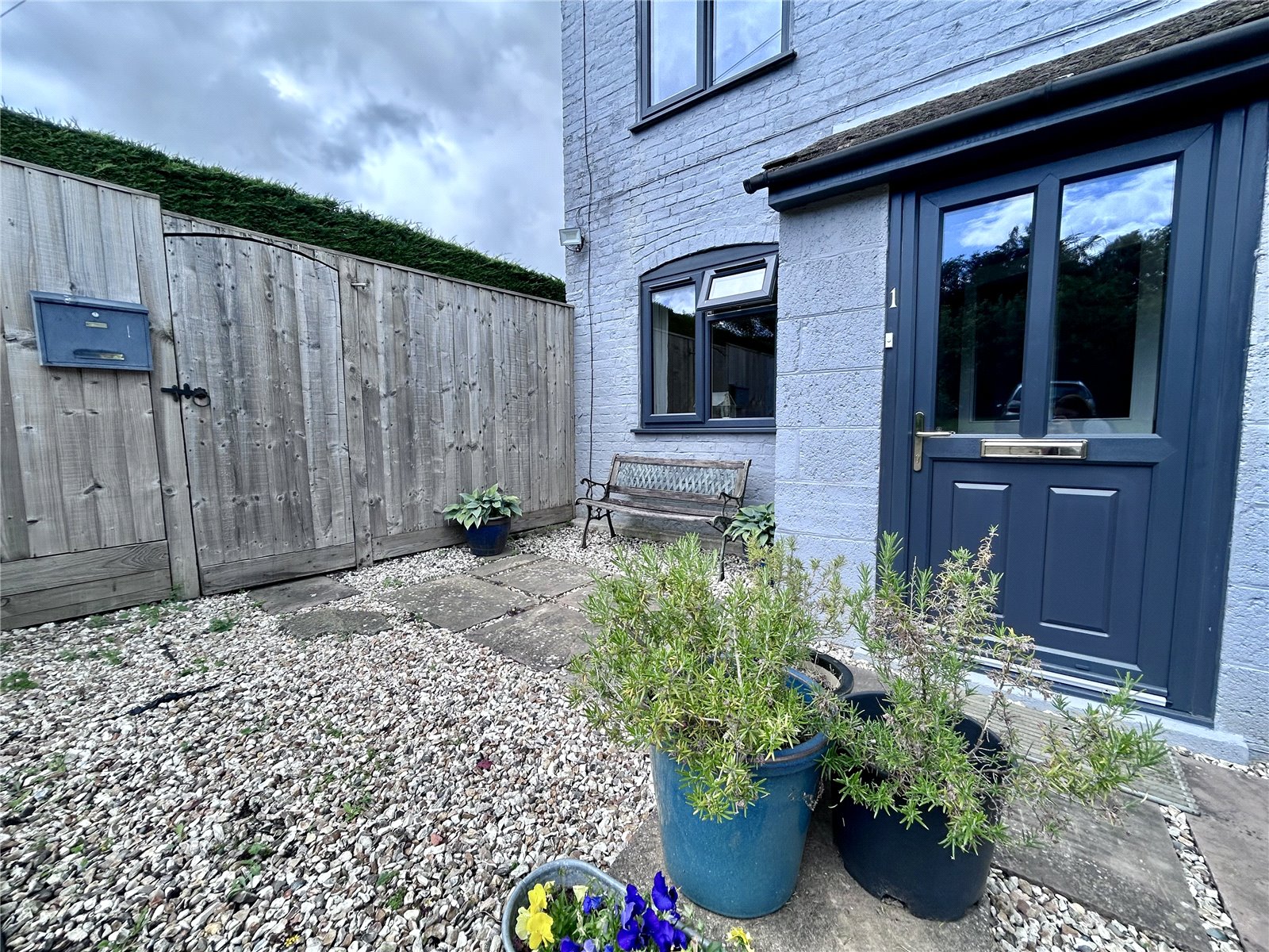 2 bedroom House to let in Kings Stanley, Stonehouse, Gloucestershire