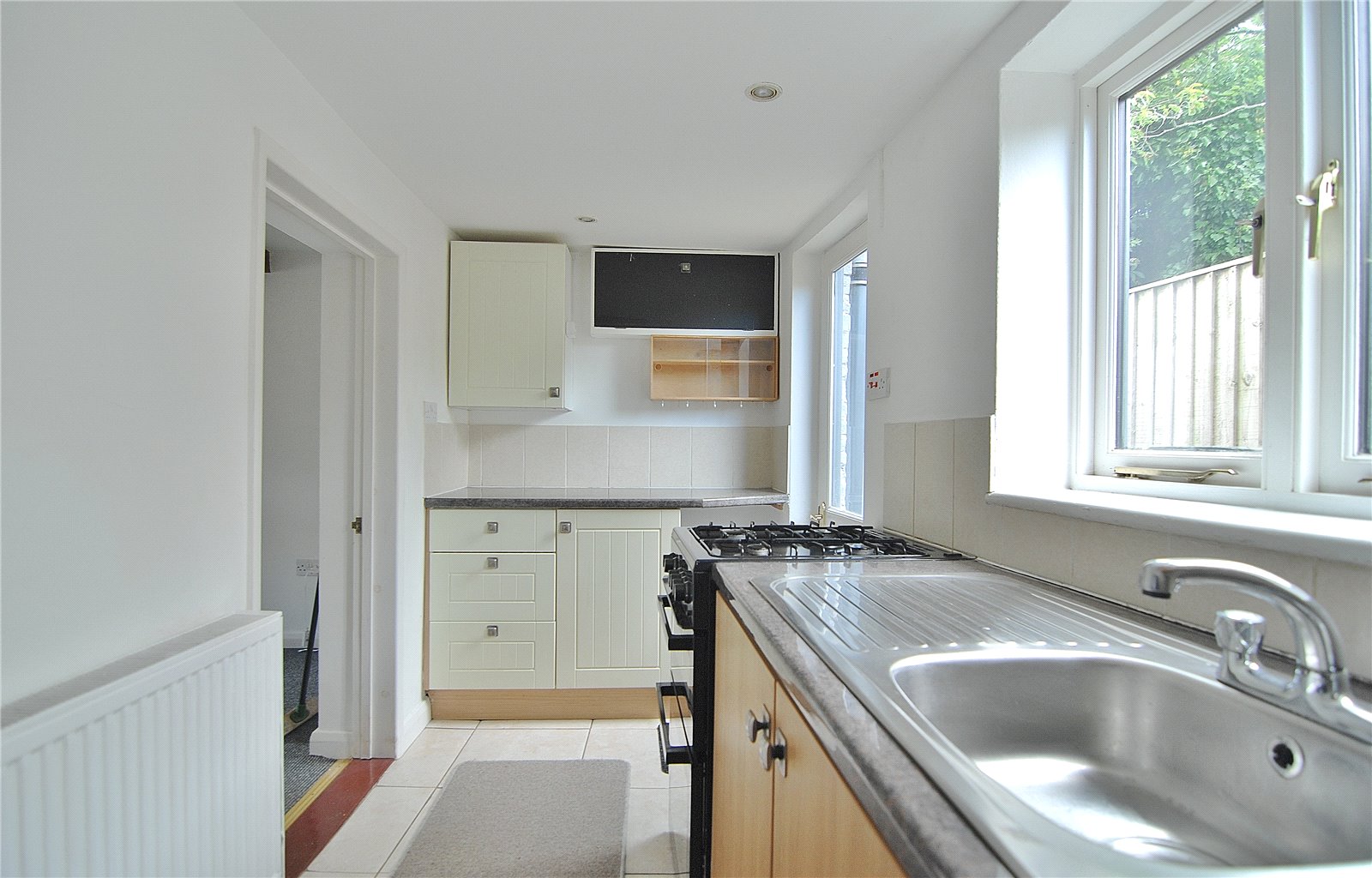 2 bedroom House to let in Kings Stanley, Stonehouse, Gloucestershire