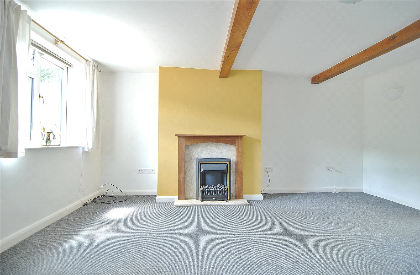 2 bedroom House to let in Kings Stanley, Stonehouse, Gloucestershire