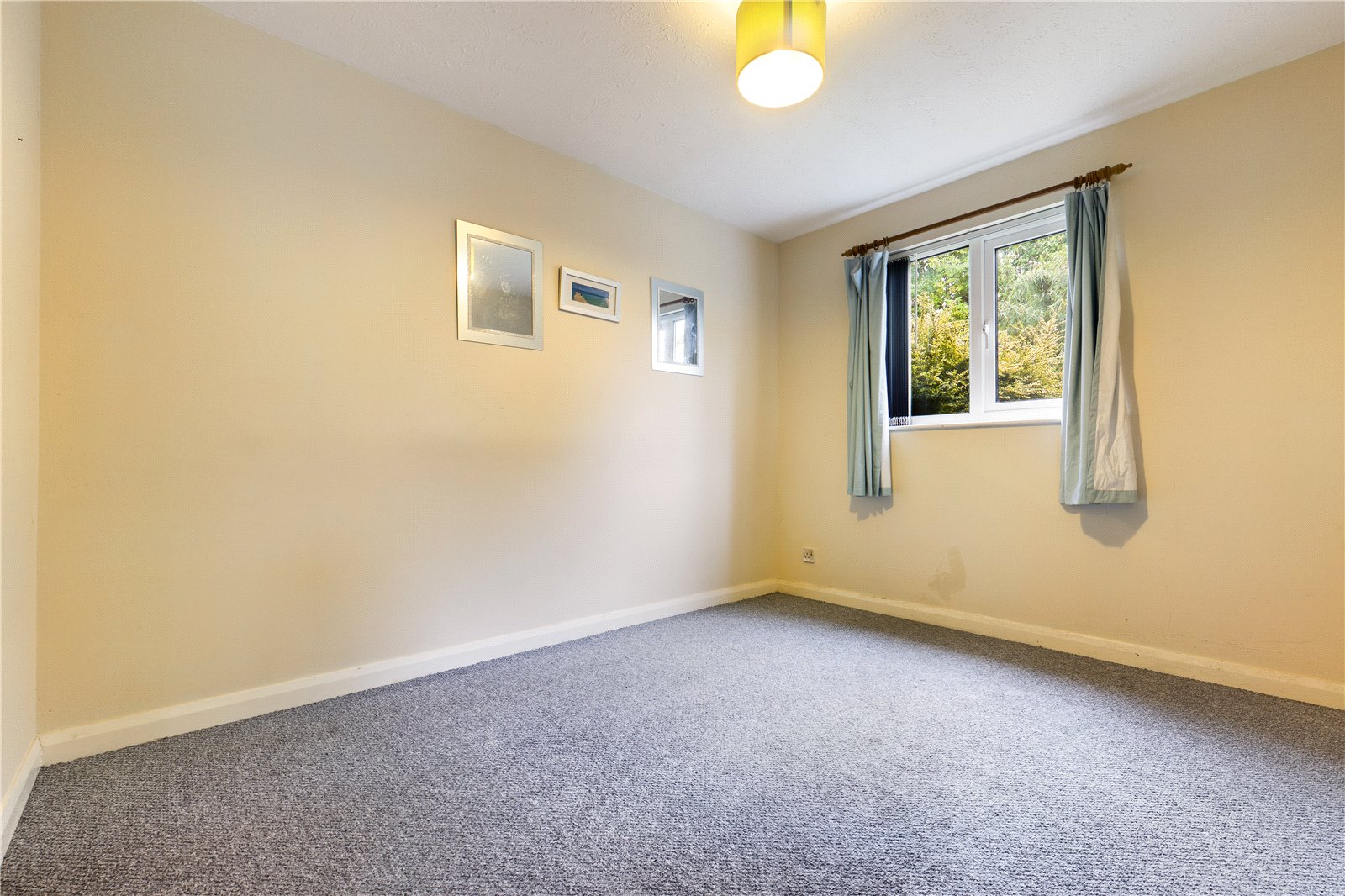 1 bedroom Flat to let in Tadley, Hampshire