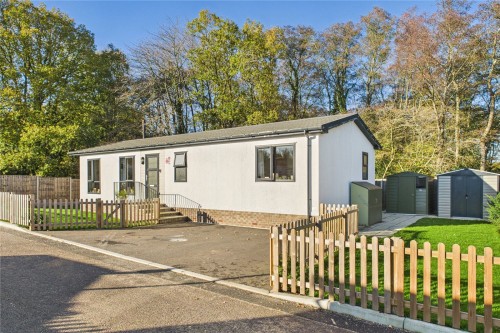 Ravenswing Park, Aldermaston, Reading