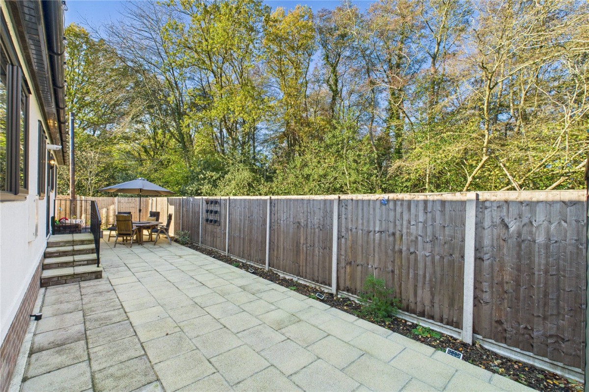 Ravenswing Park, Aldermaston, Reading