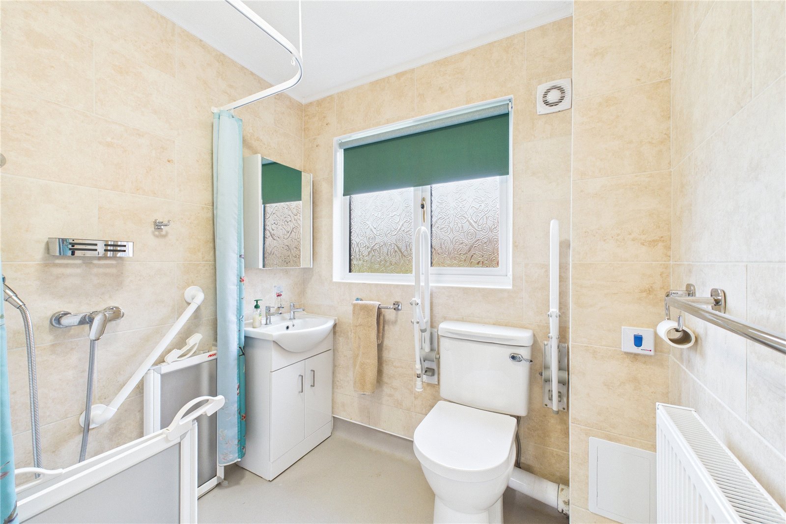 2 bedroom Bungalow for sale in Silchester Road, Pamber Heath, Tadley