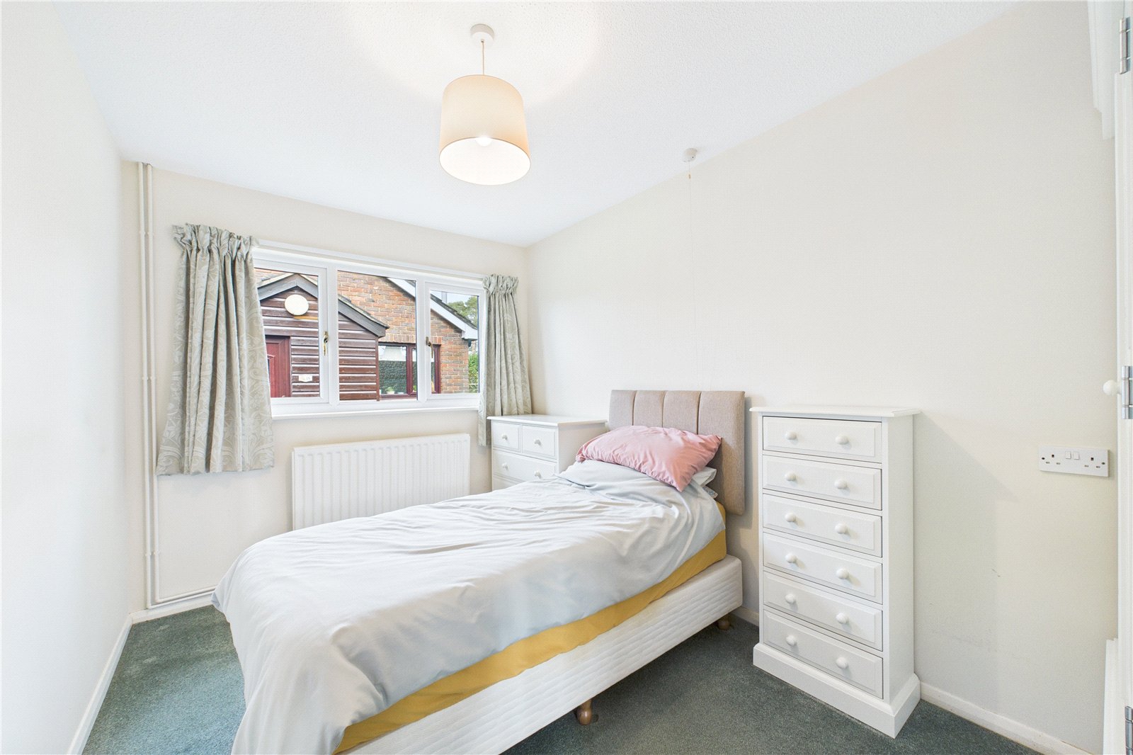 2 bedroom Bungalow for sale in Silchester Road, Pamber Heath, Tadley