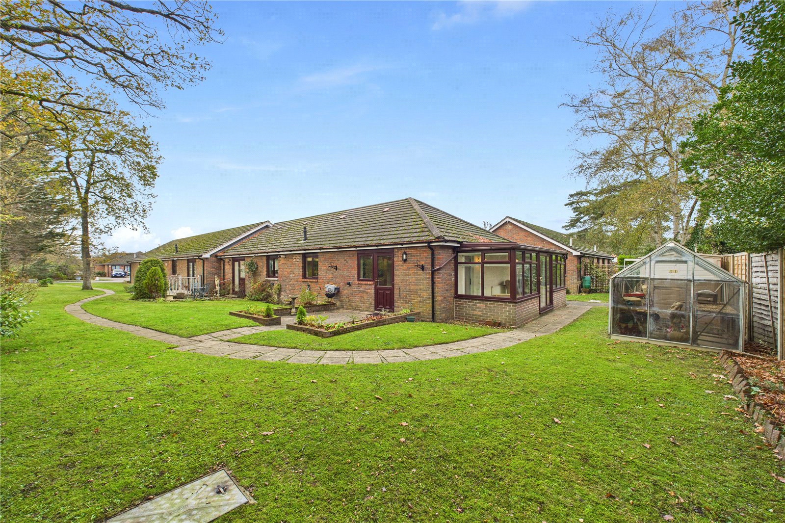 2 bedroom Bungalow for sale in Silchester Road, Pamber Heath, Tadley