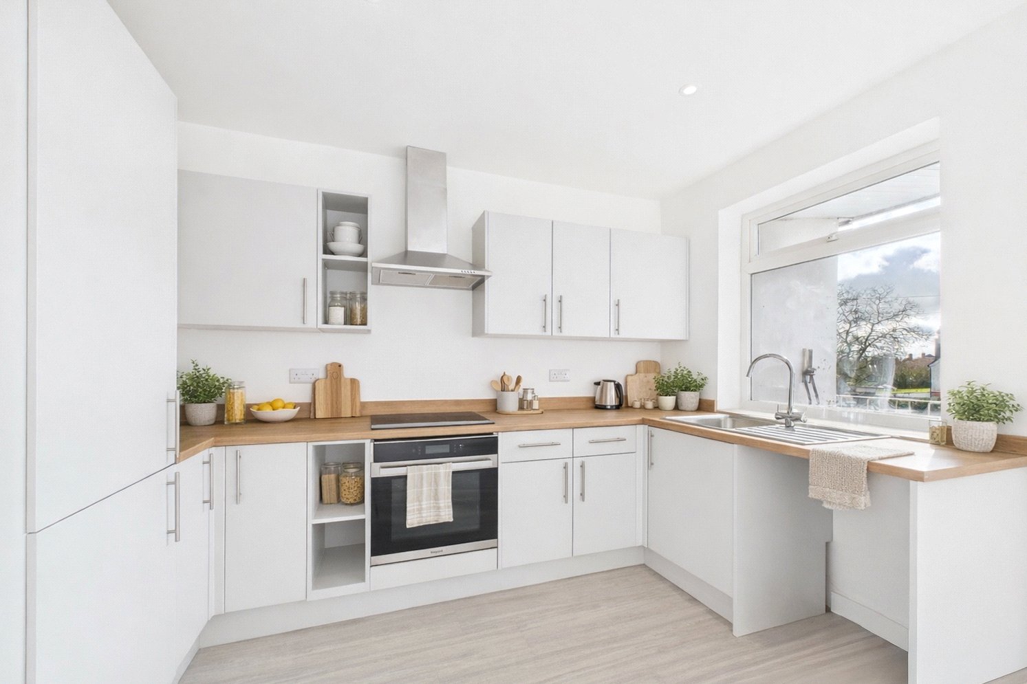 2 bedroom Flat for sale in Tadley, Hampshire
