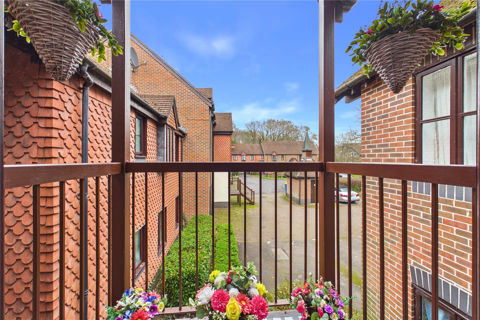 2 bedroom Flat for sale in Tadley, Hampshire