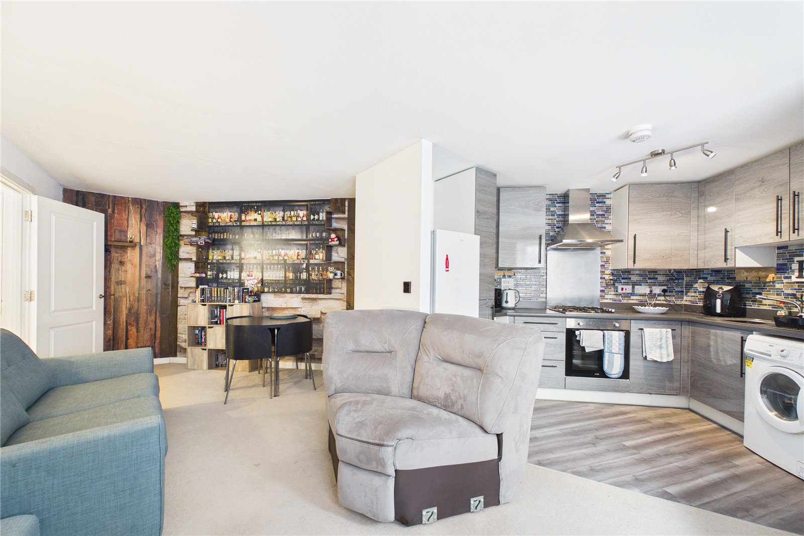 2 bedroom Flat for sale in Tadley, Hampshire