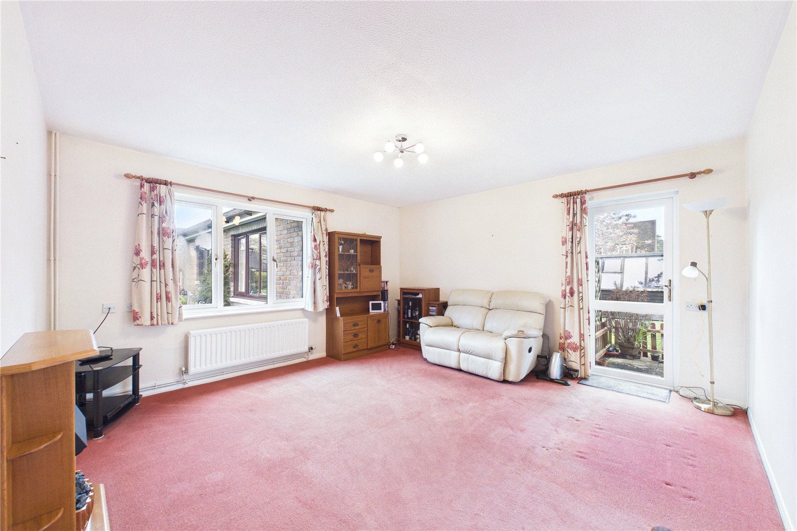 2 bedroom Bungalow for sale in Silchester Road, Pamber Heath, Tadley