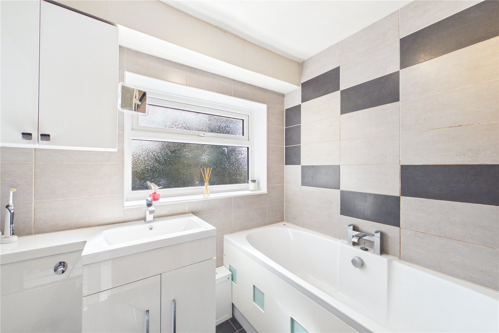 2 bedroom House for sale in Tadley, Hampshire