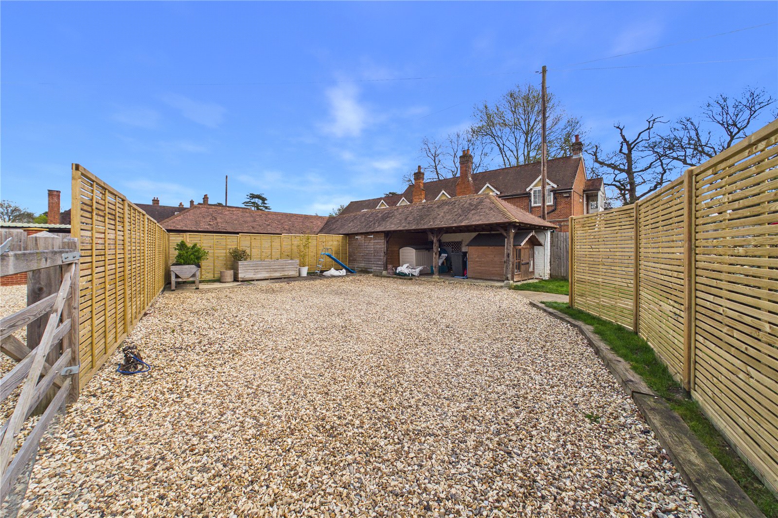 3 bedroom Bungalow for sale in Brimpton Common, Reading, Berkshire