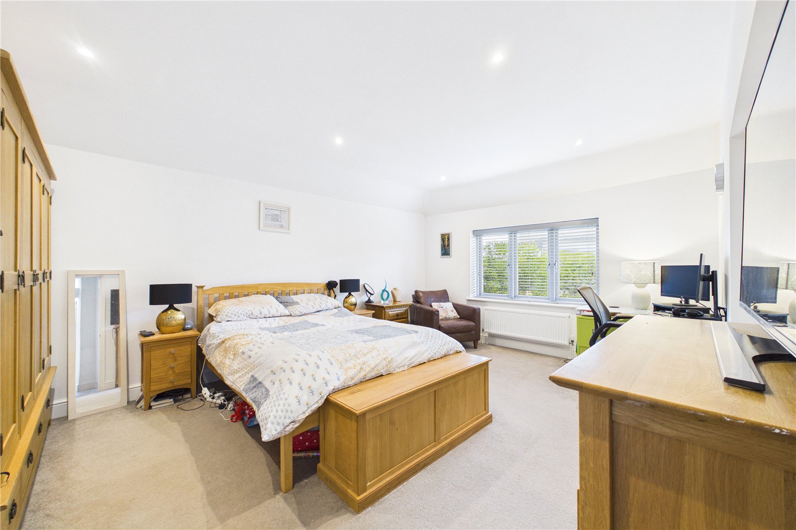 3 bedroom Bungalow for sale in Brimpton Common, Reading, Berkshire