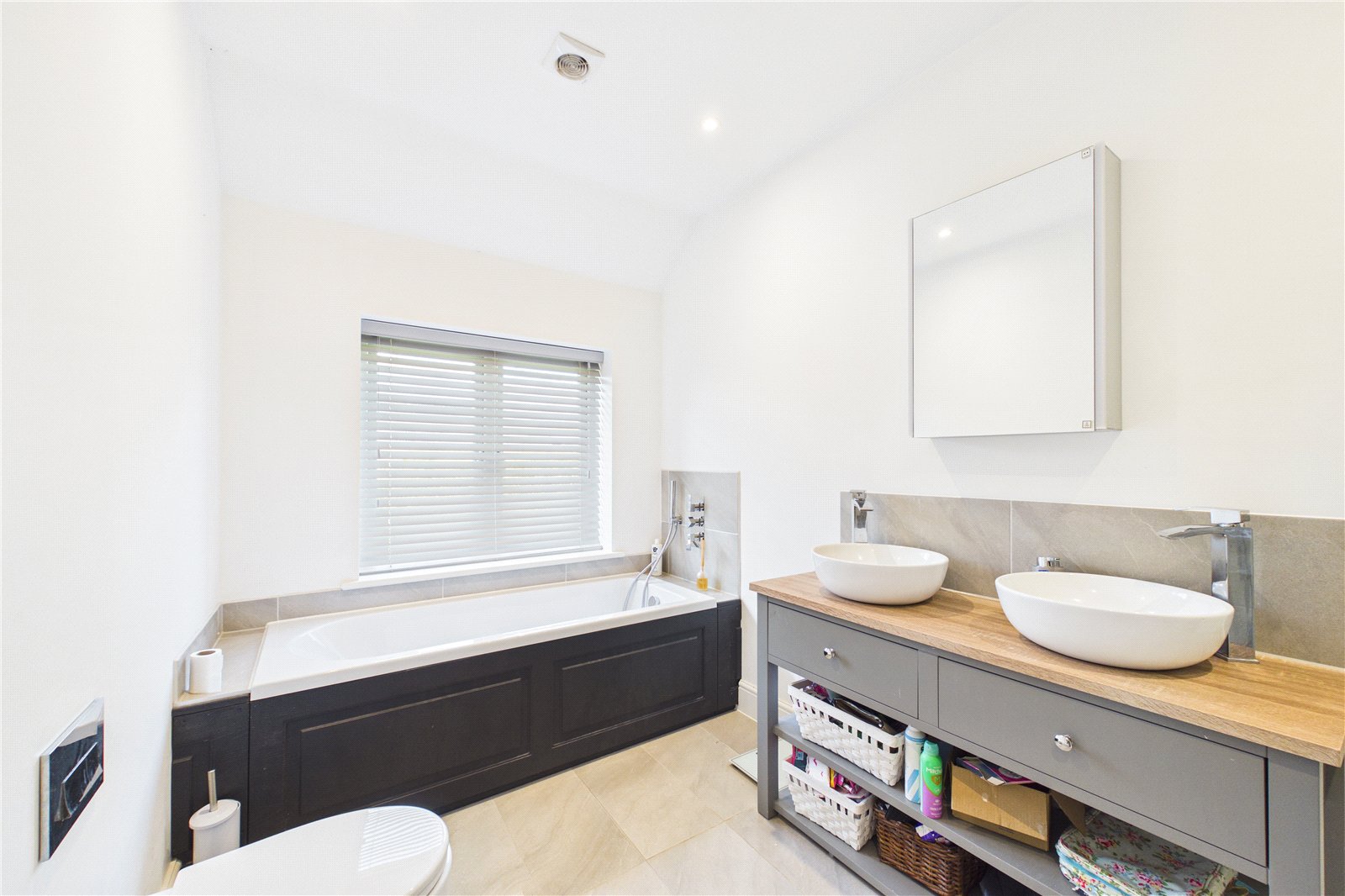 3 bedroom Bungalow for sale in Brimpton Common, Reading, Berkshire