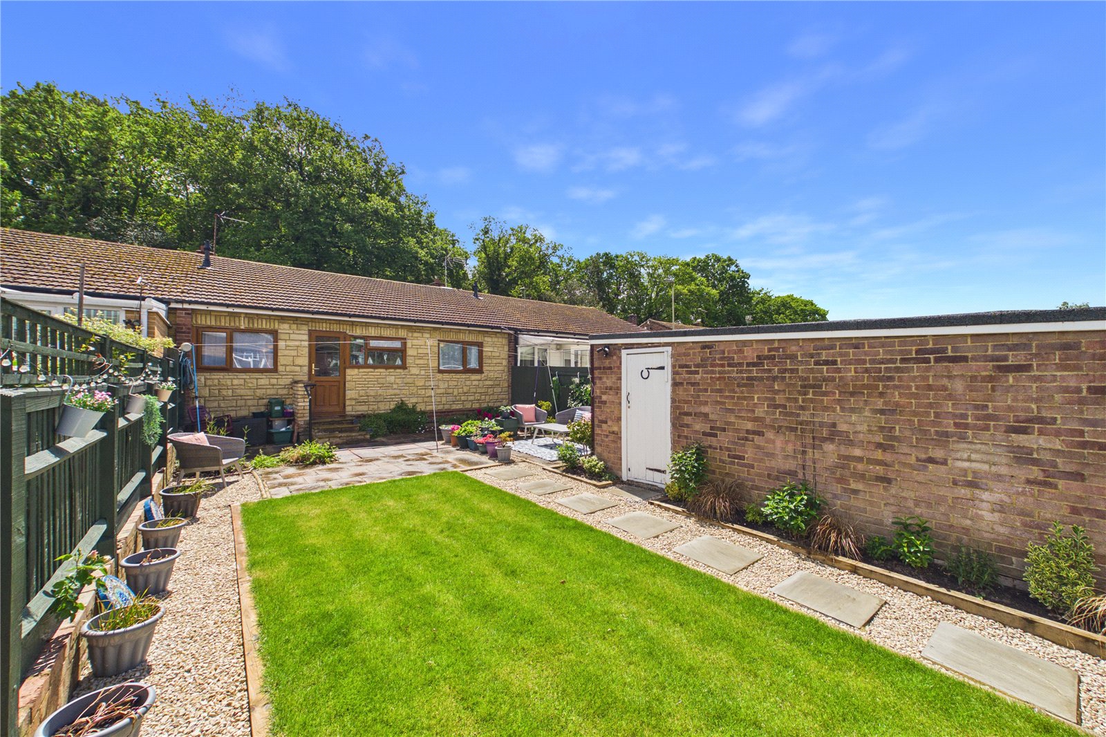 2 bedroom Bungalow for sale in Tadley, Hampshire
