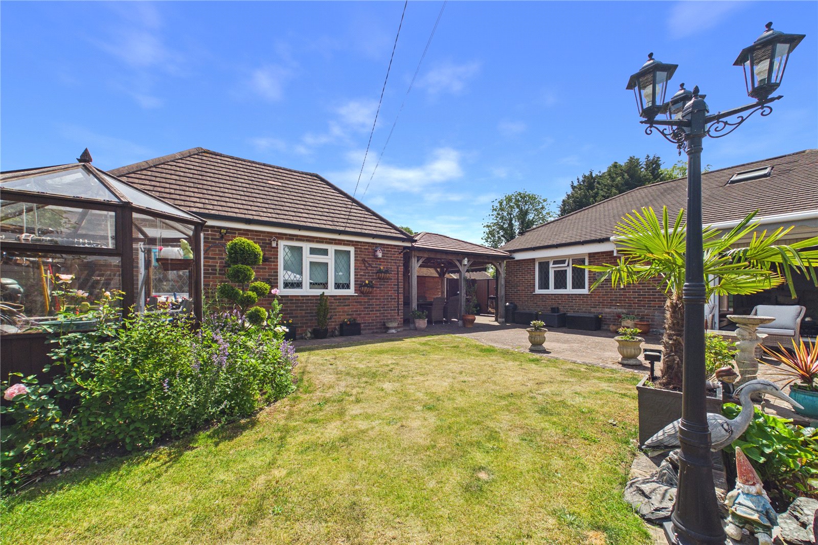 4 bedroom Bungalow for sale in Pamber Green, Tadley, Hampshire