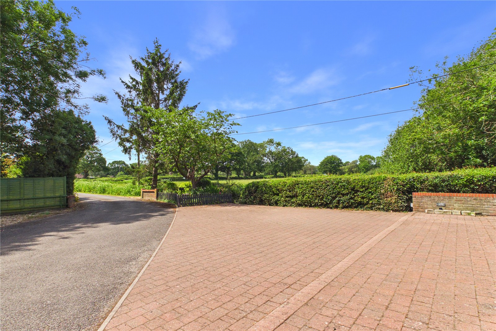 4 bedroom Bungalow for sale in Pamber Green, Tadley, Hampshire