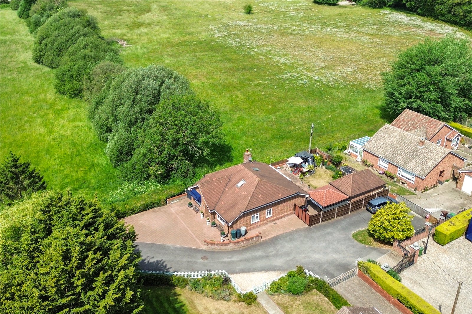 4 bedroom Bungalow for sale in Pamber Green, Tadley, Hampshire