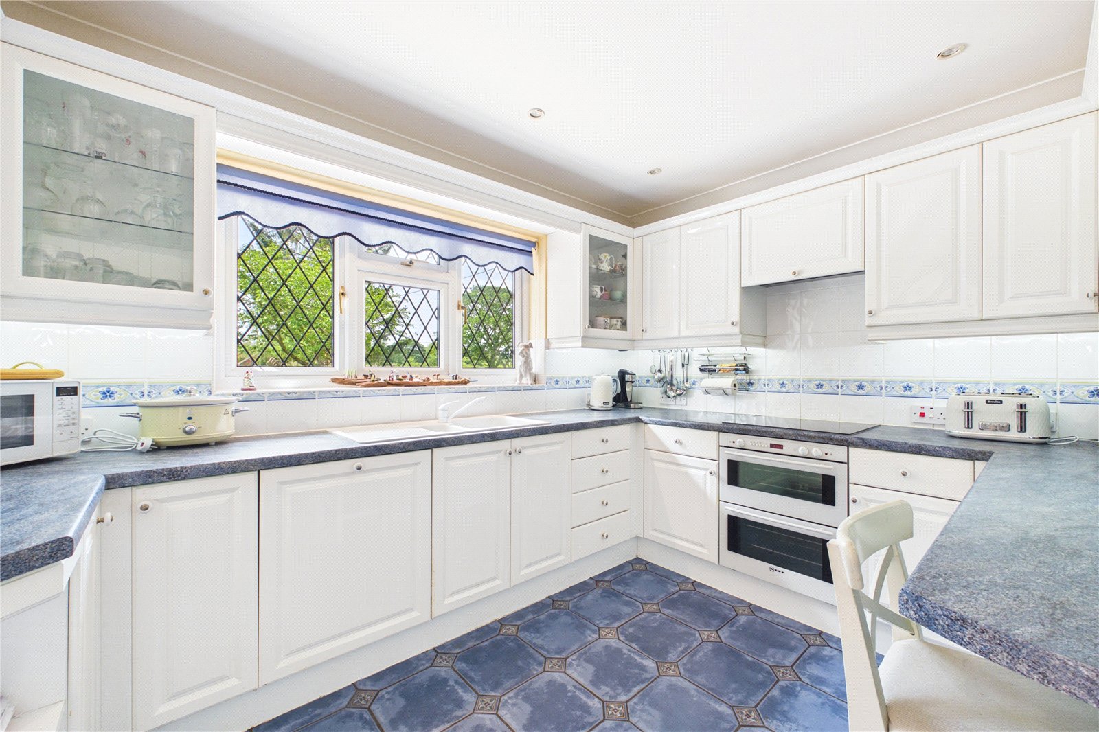 4 bedroom Bungalow for sale in Pamber Green, Tadley, Hampshire