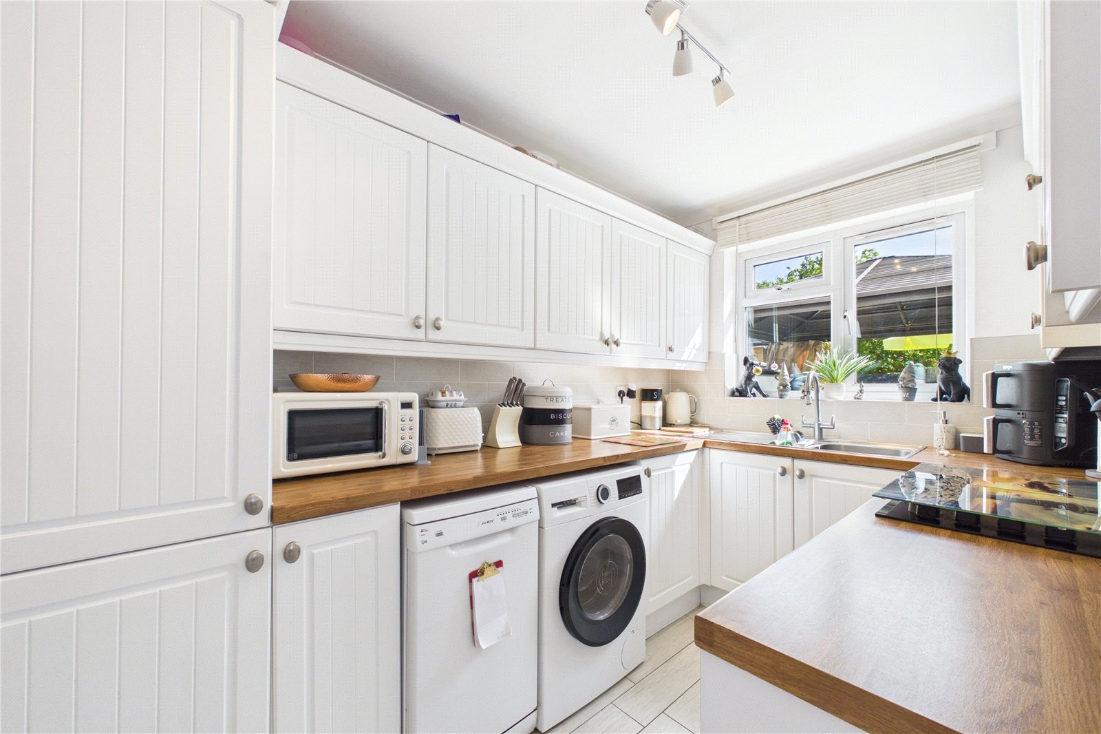 2 bedroom Bungalow for sale in Tadley, Hampshire