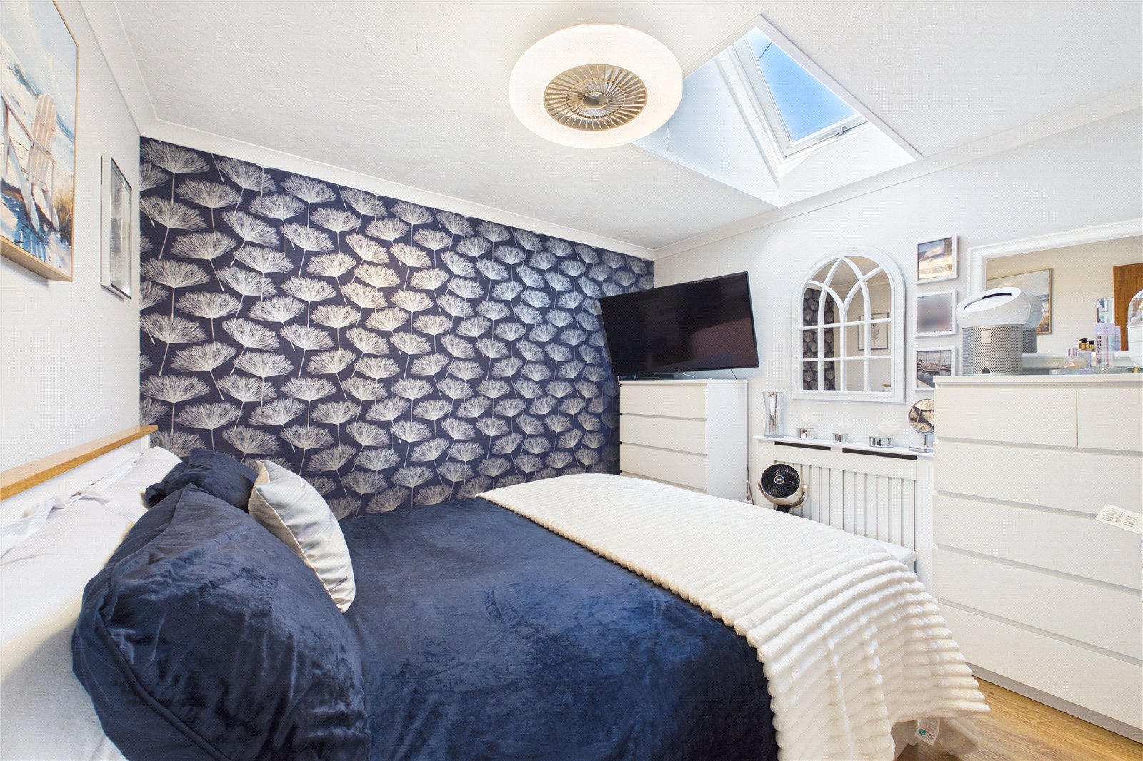 2 bedroom Bungalow for sale in Tadley, Hampshire