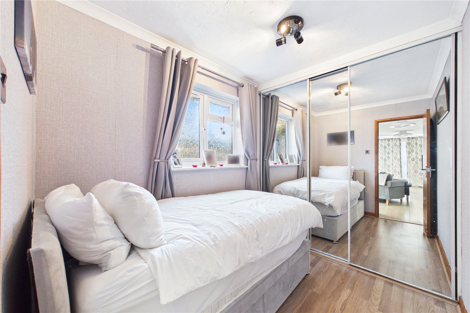 2 bedroom Bungalow for sale in Tadley, Hampshire
