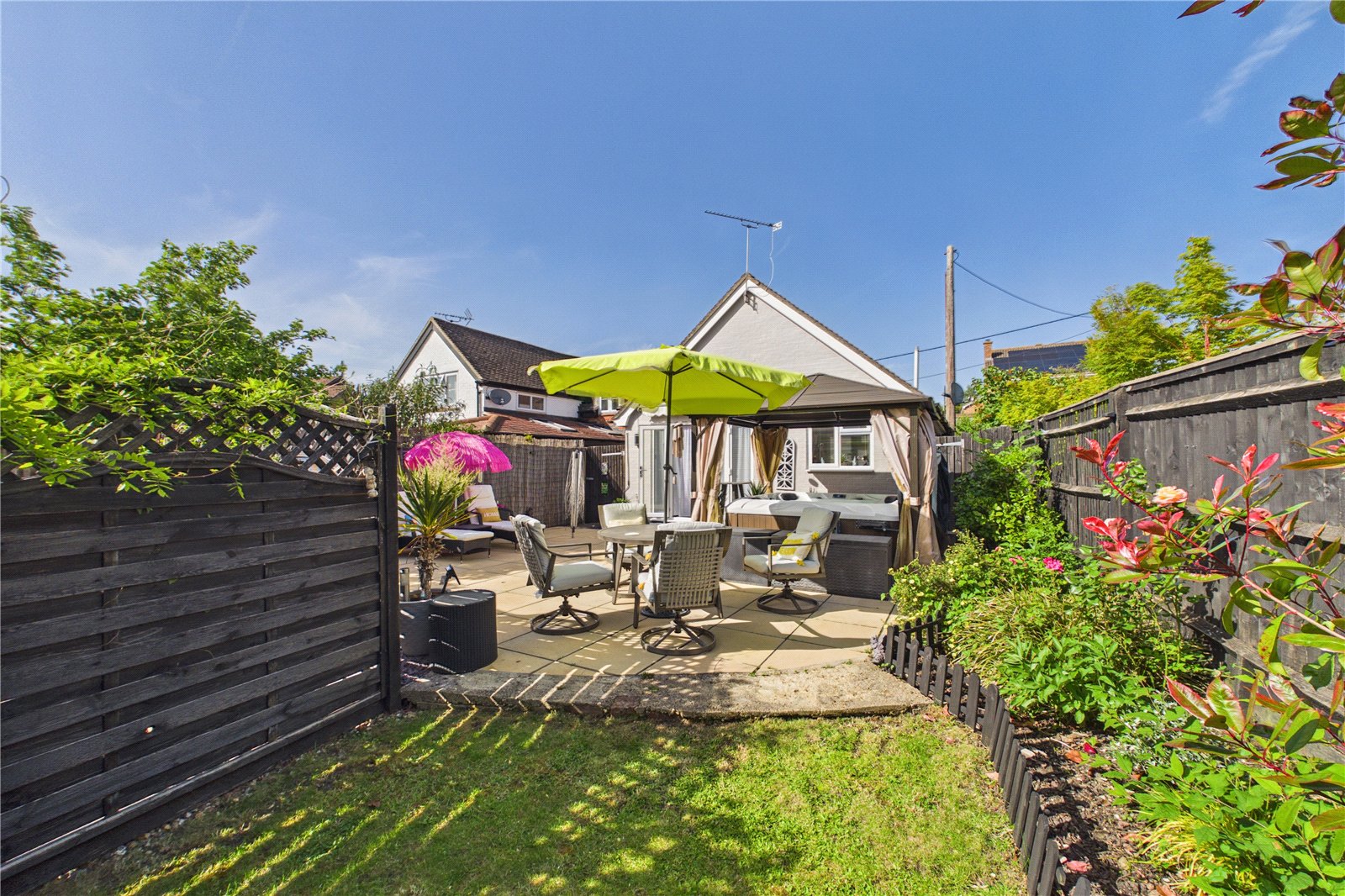2 bedroom Bungalow for sale in Tadley, Hampshire