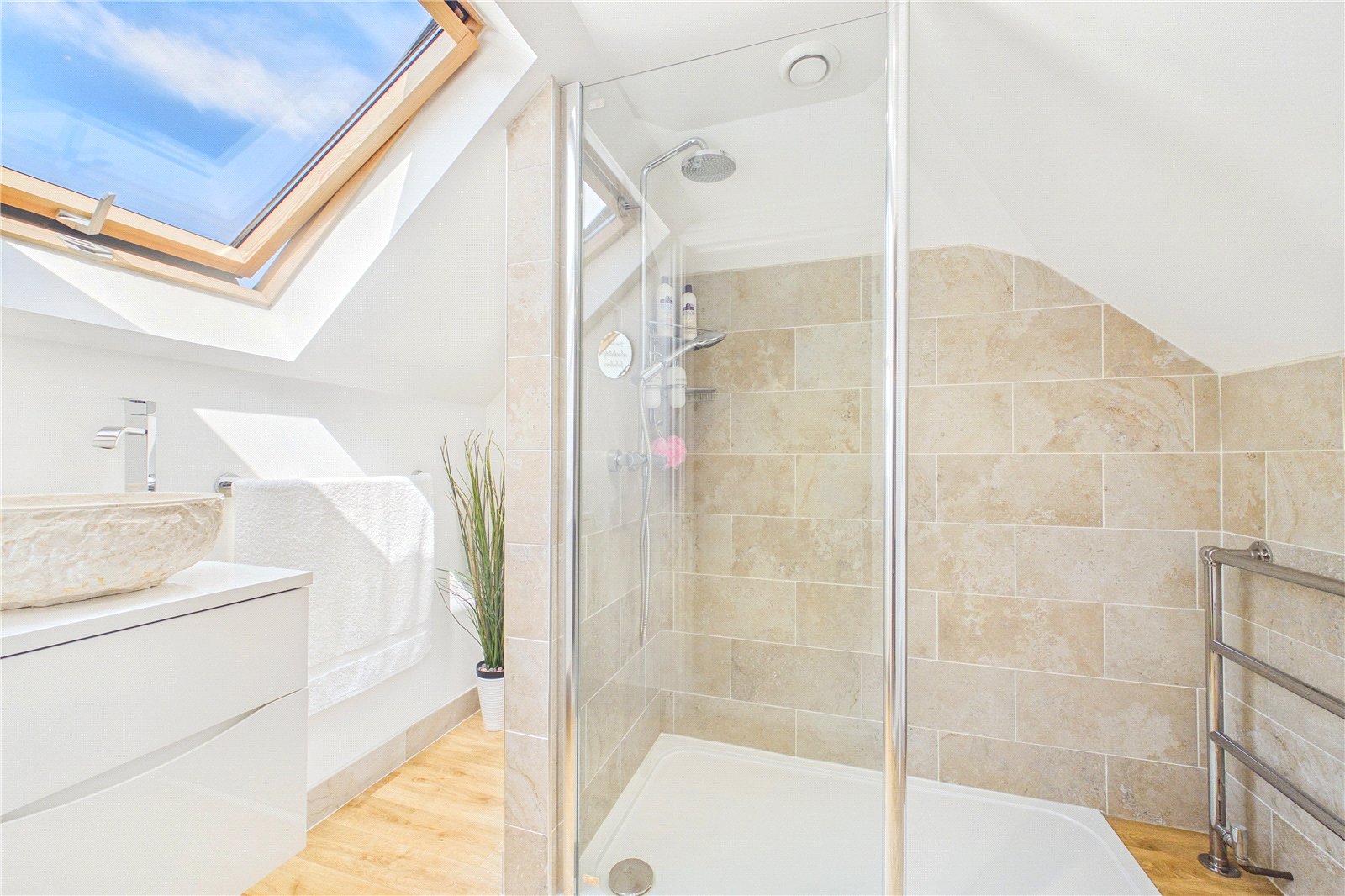 3 bedroom Bungalow for sale in Tadley, Hampshire