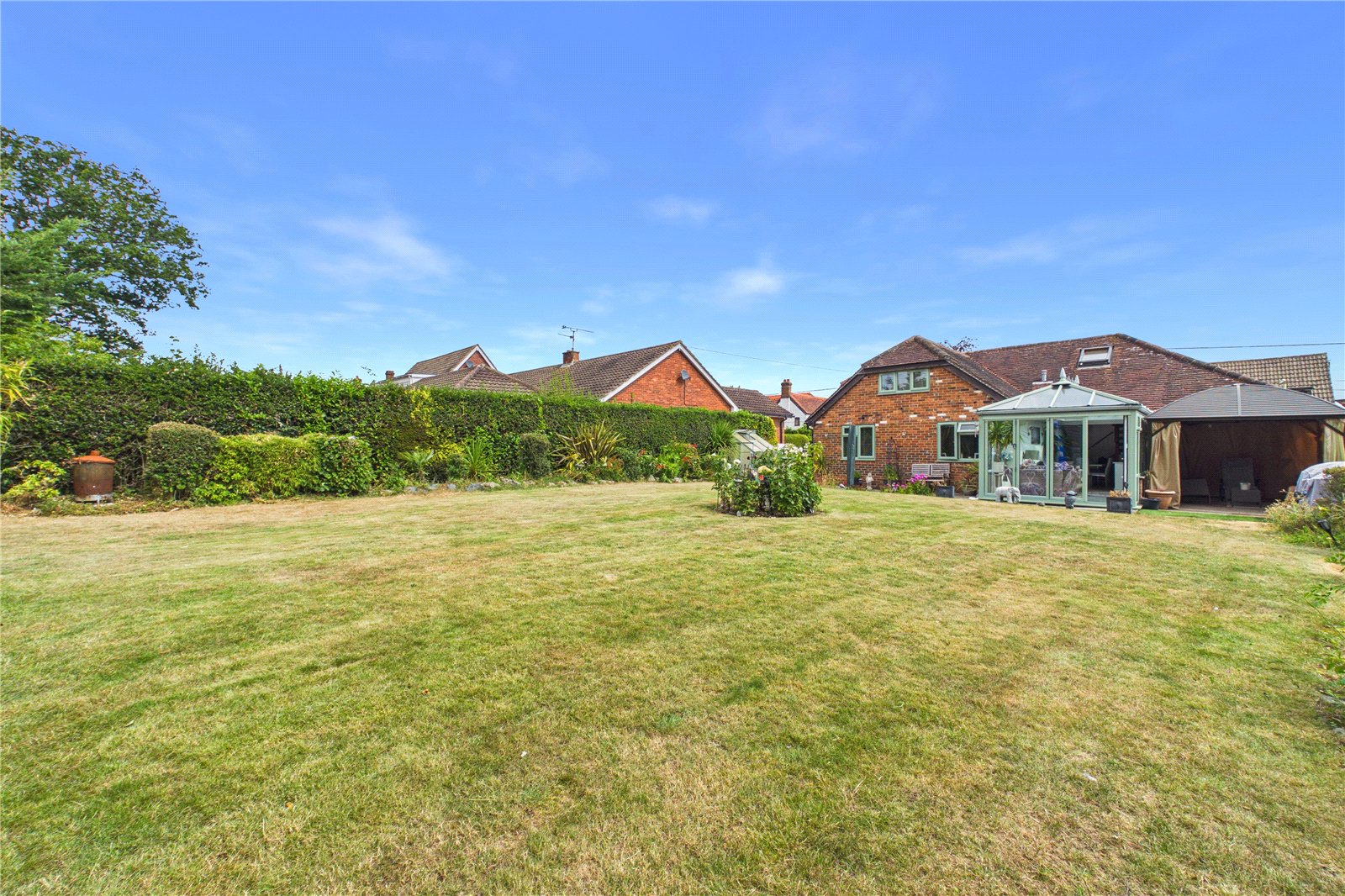 3 bedroom Bungalow for sale in Tadley, Hampshire