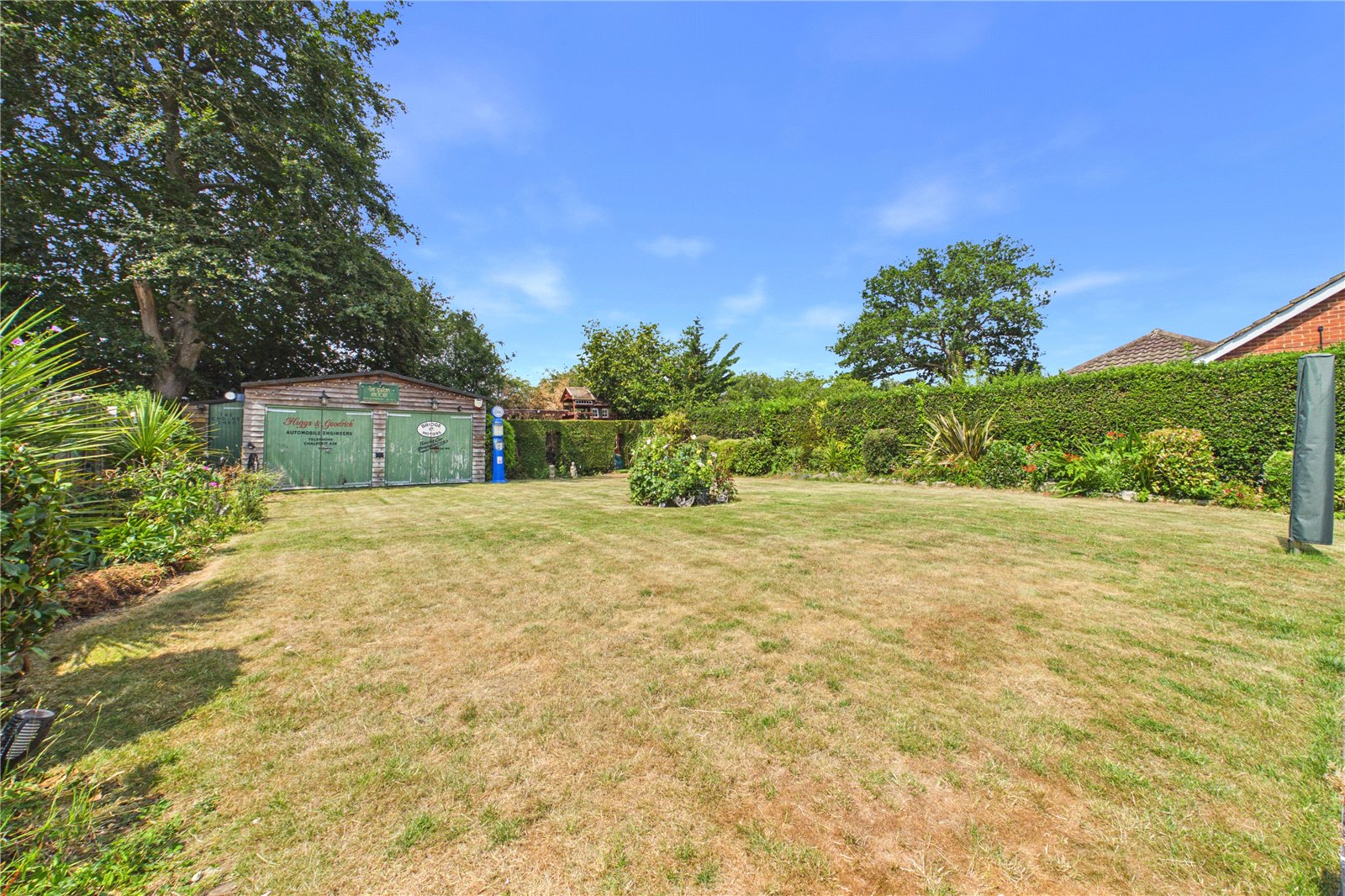 3 bedroom Bungalow for sale in Tadley, Hampshire