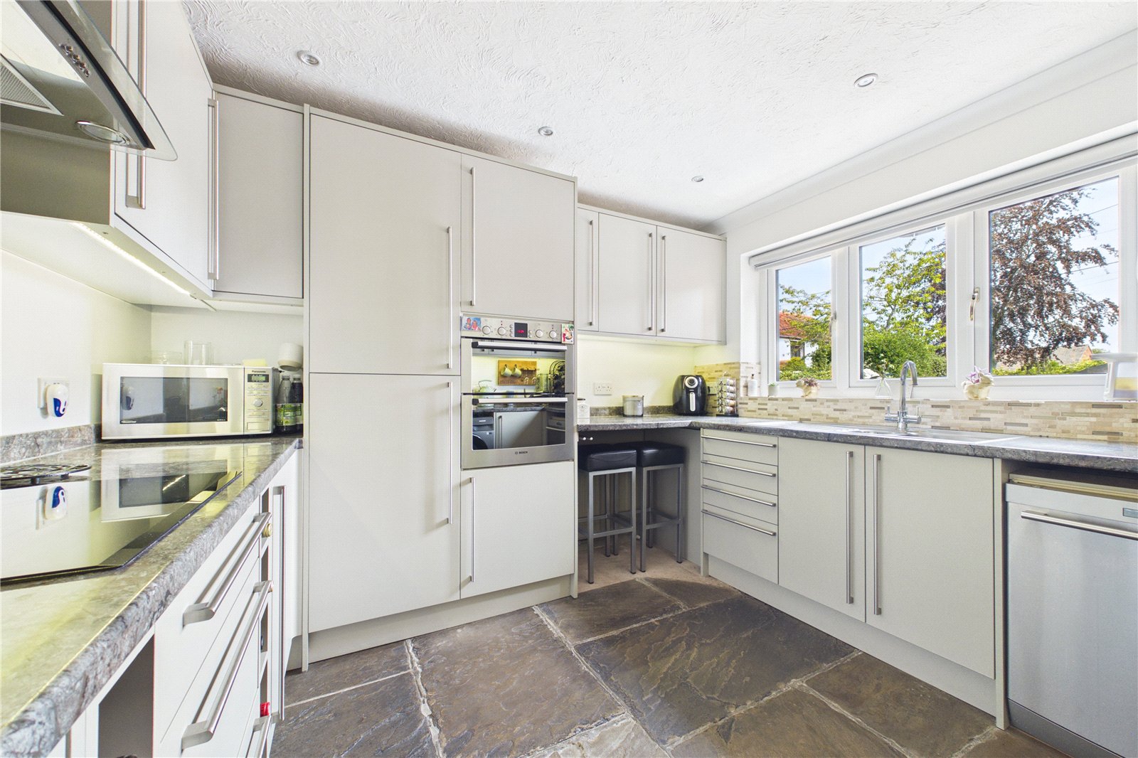 3 bedroom Bungalow for sale in Tadley, Hampshire