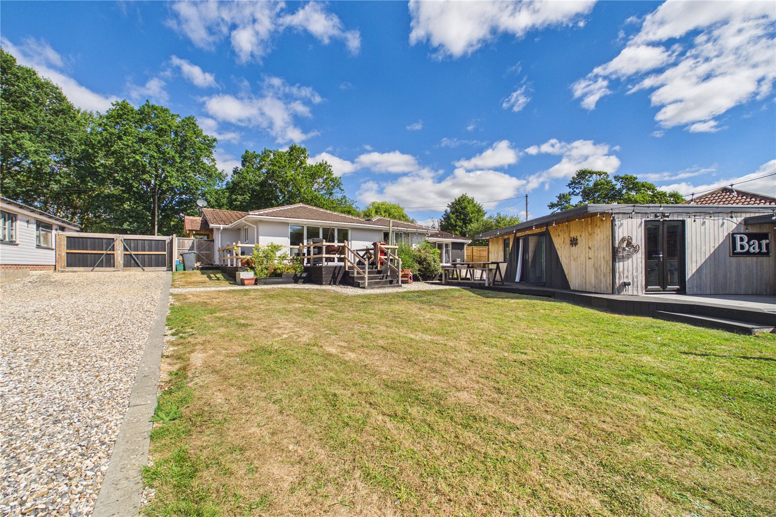 5 bedroom Bungalow for sale in Little London, Tadley, Hampshire