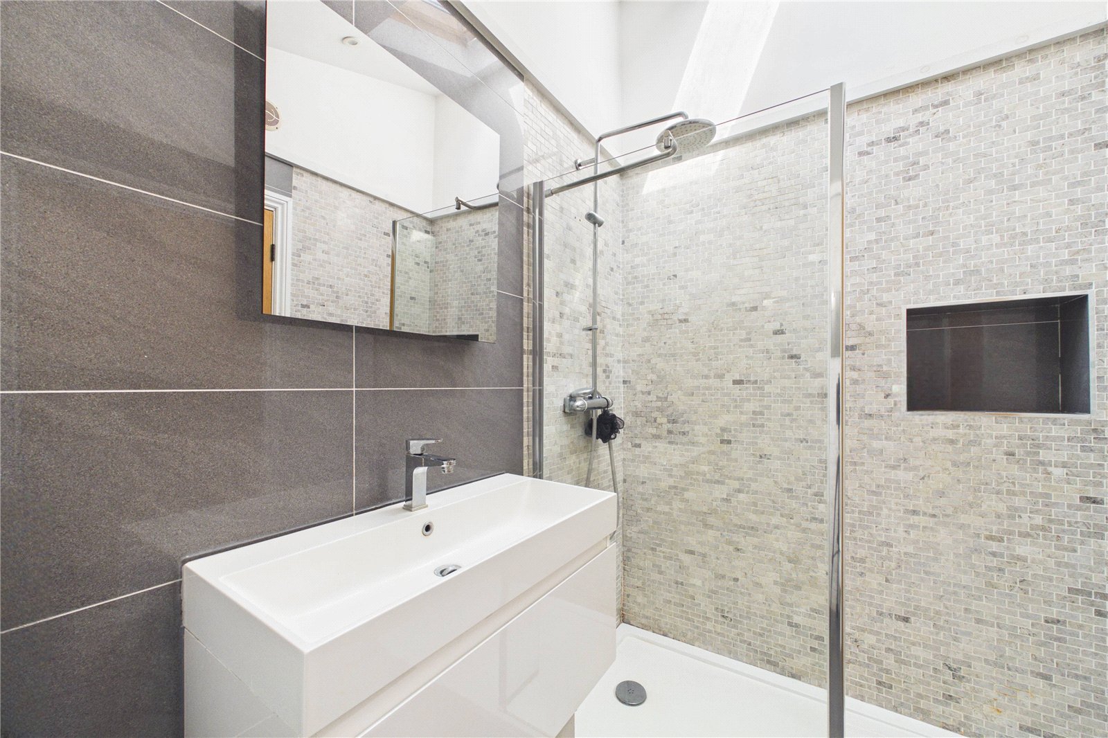 5 bedroom Bungalow for sale in Little London, Tadley, Hampshire