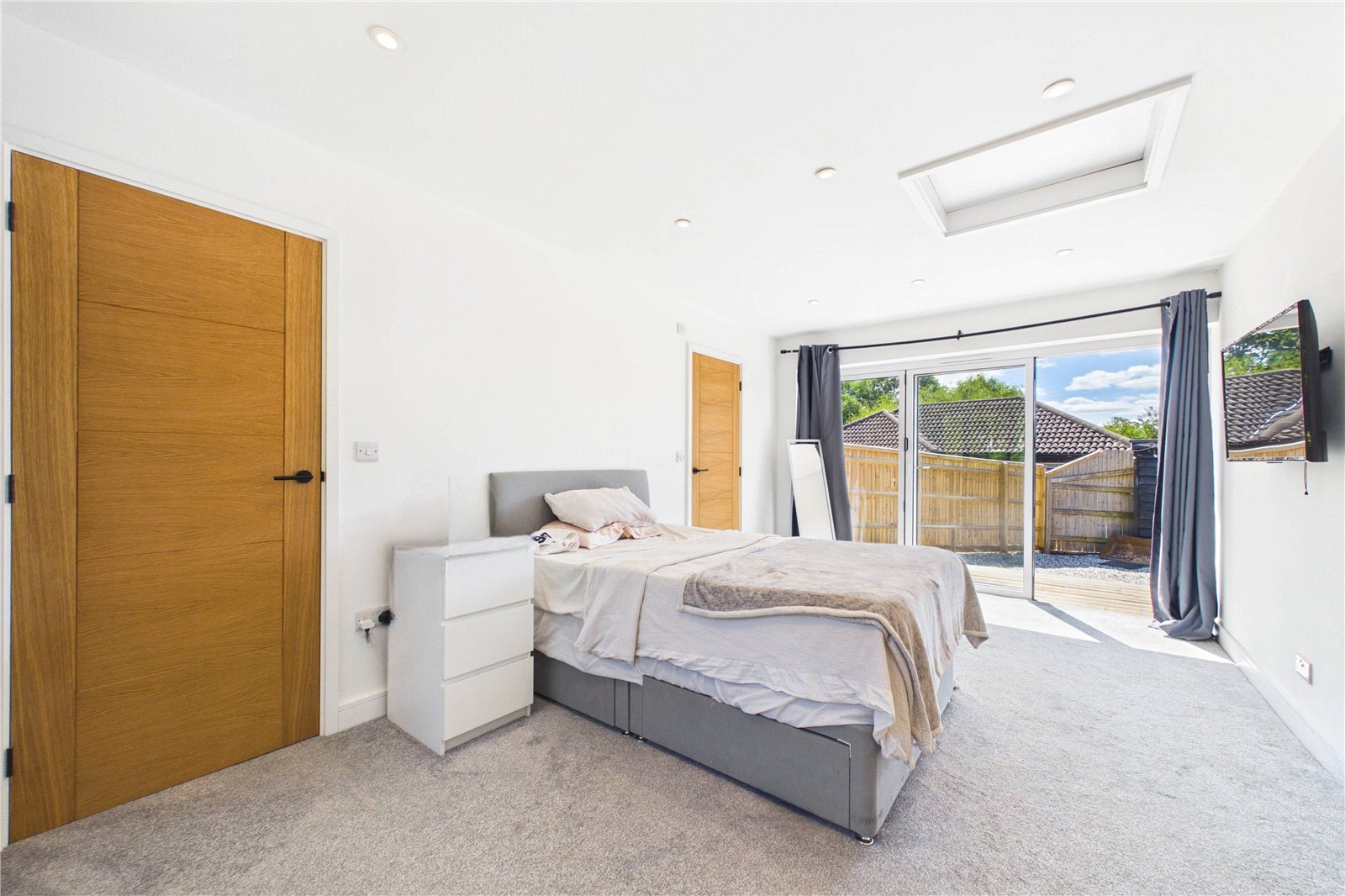 5 bedroom Bungalow for sale in Little London, Tadley, Hampshire