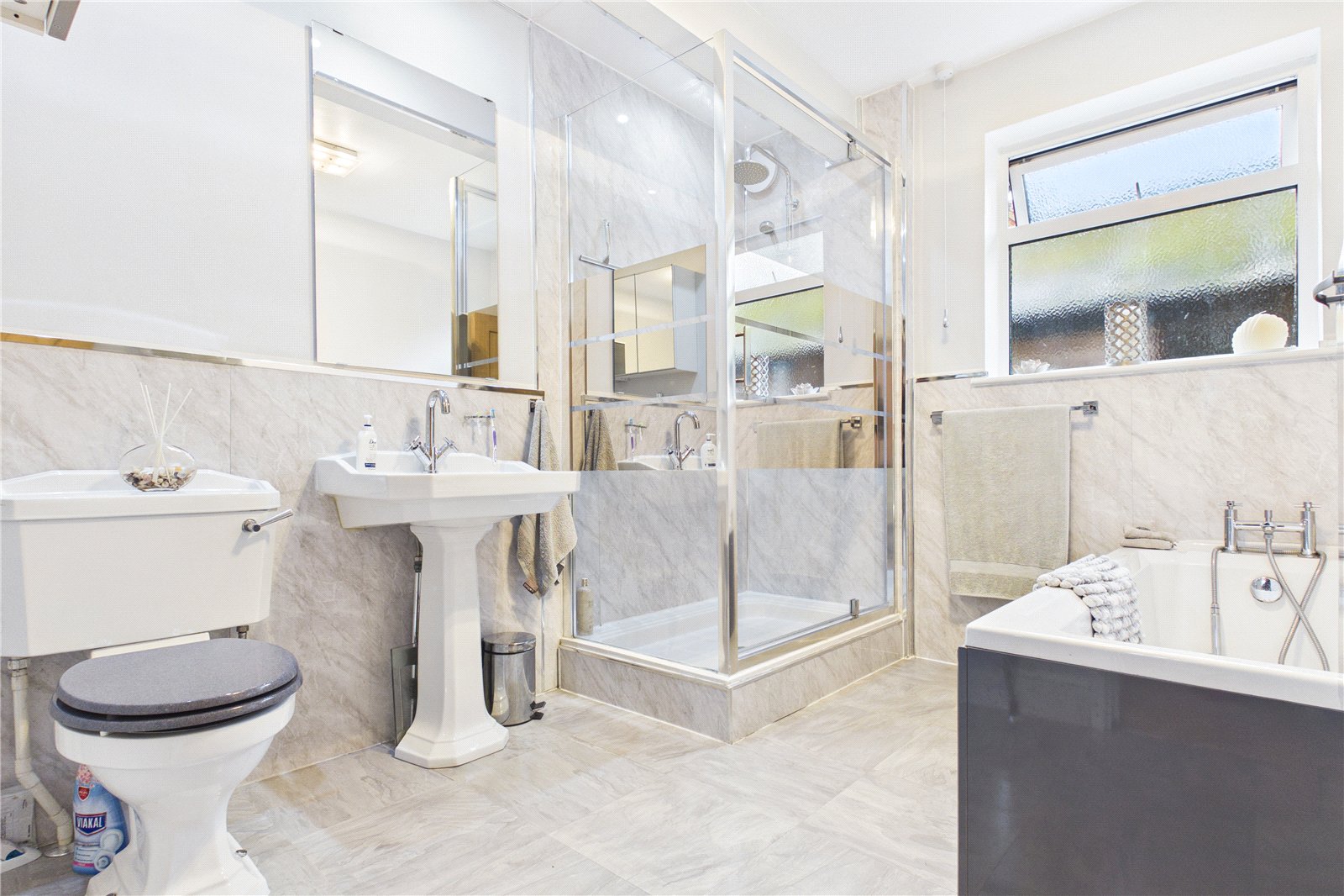 4 bedroom Bungalow for sale in Bradfield, Reading, Berkshire