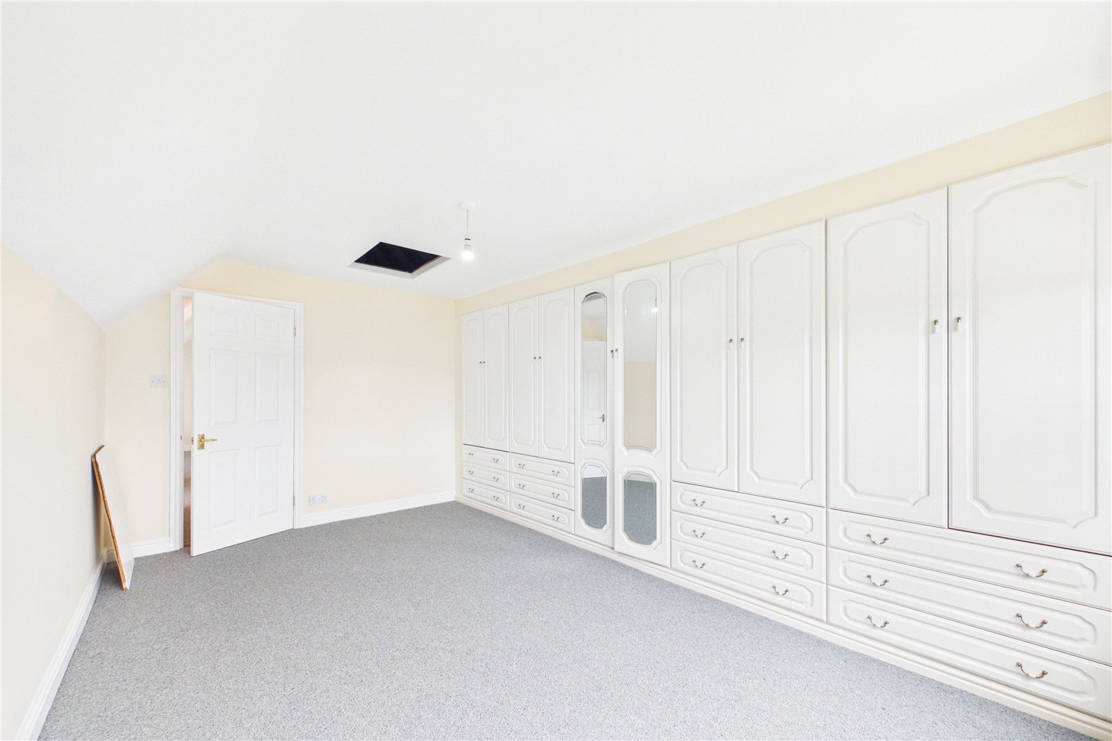 5 bedroom Bungalow to let in Bradfield Southend