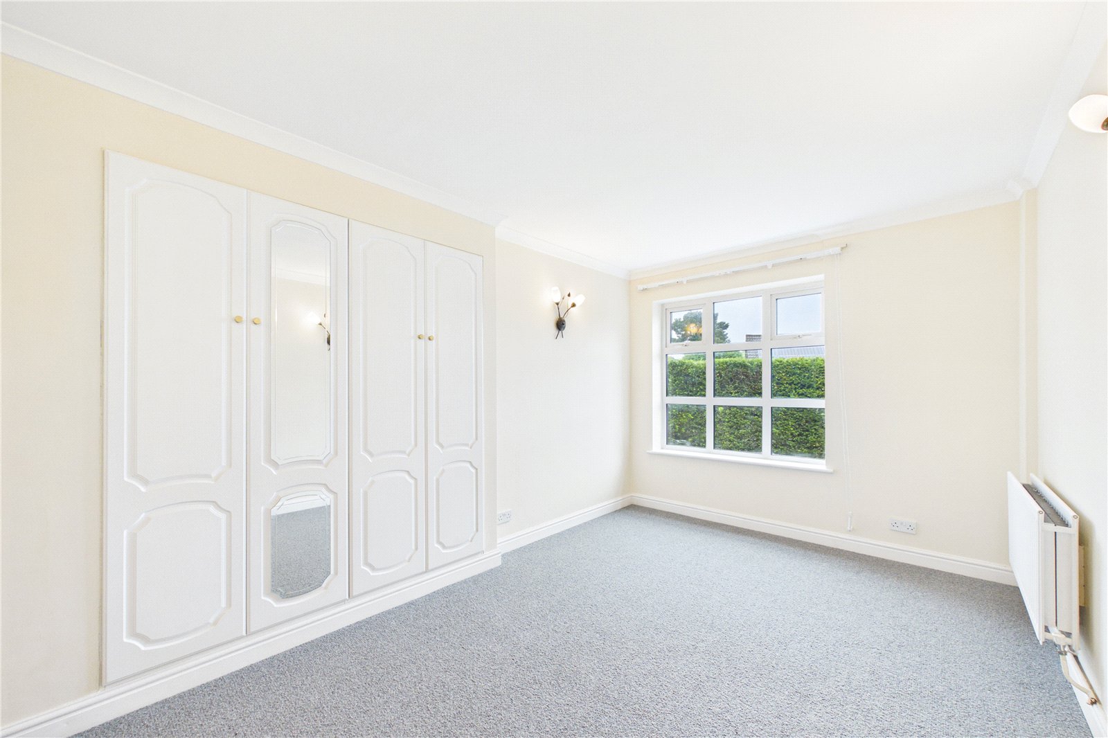 5 bedroom Bungalow to let in Bradfield Southend