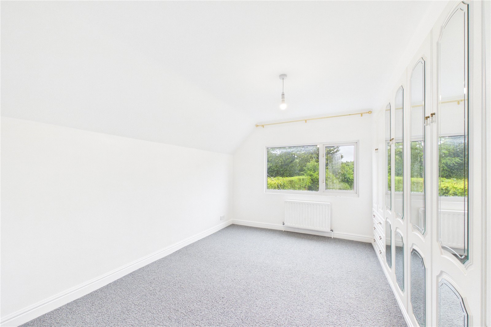 5 bedroom Bungalow to let in Bradfield Southend