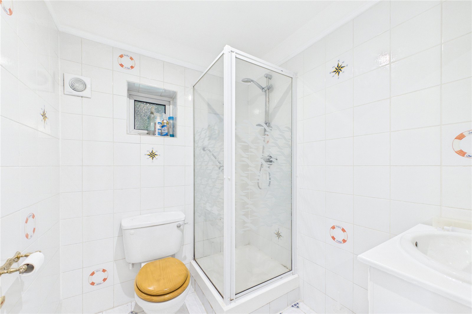 5 bedroom Bungalow to let in Bradfield Southend