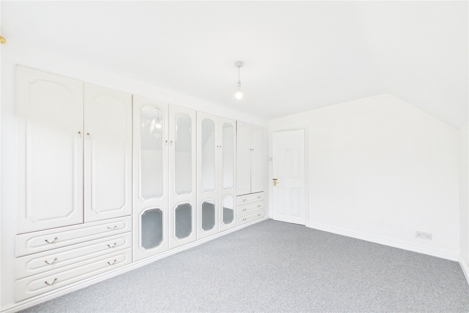 5 bedroom Bungalow to let in Bradfield Southend