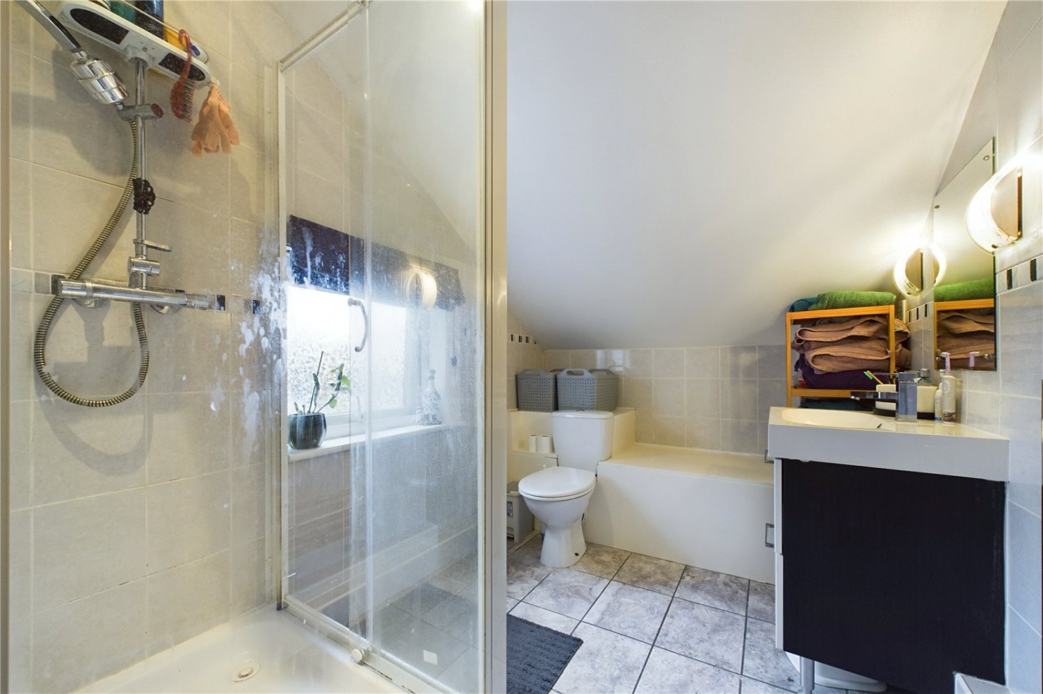 Theale, Reading, Berkshire