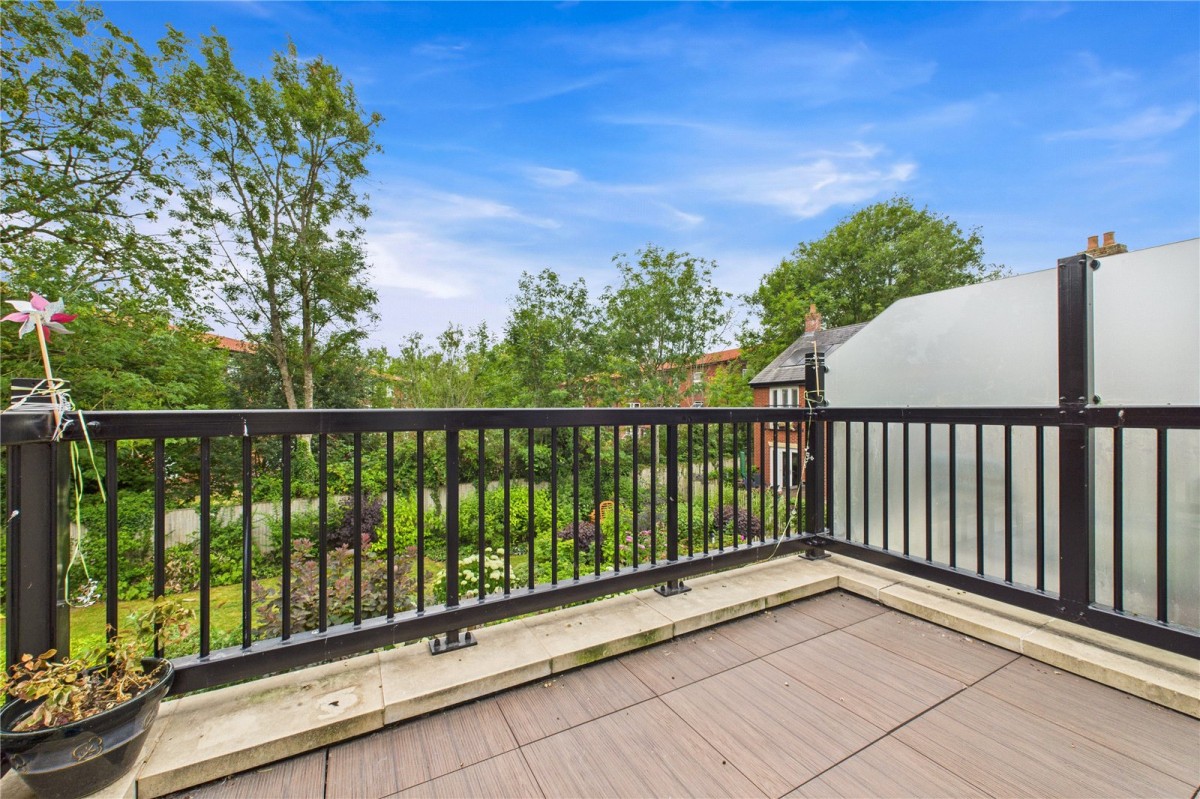 Theale, Reading, Berkshire