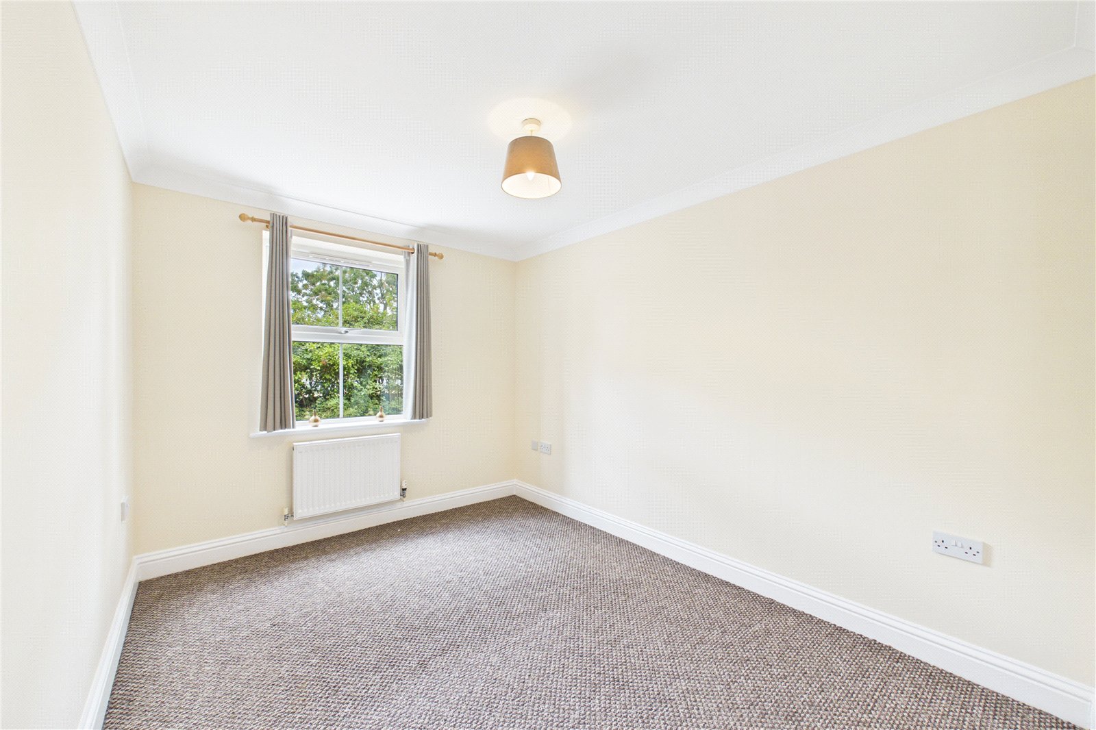1 bedroom Flat for sale in Theale, Reading, Berkshire